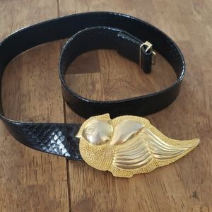 Dotty Smith bird belt buckle with black belt